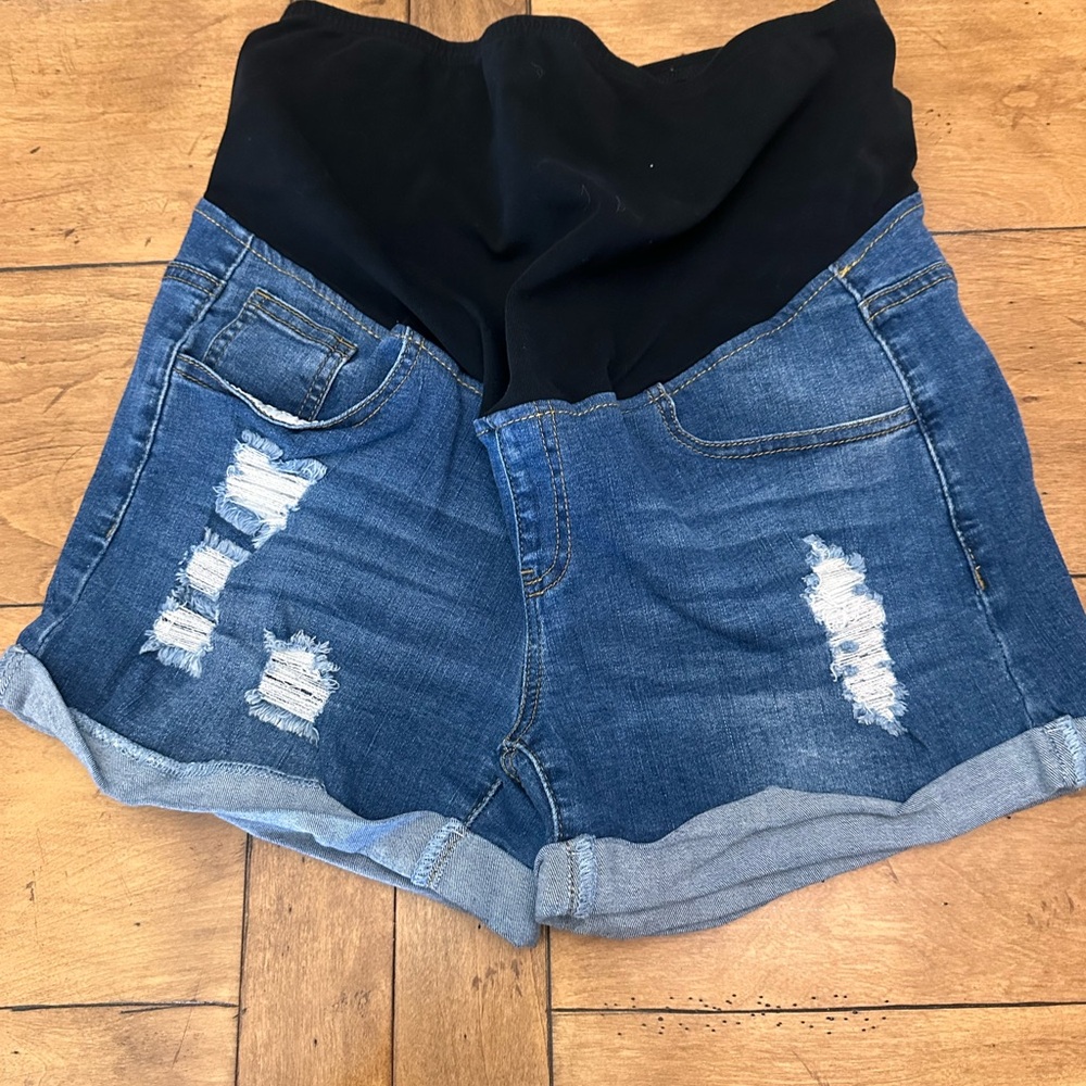 Assorted Women's Maternity Bundle - image 4